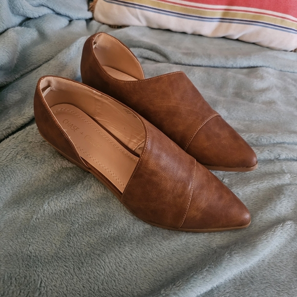 Chase + Chloe Women's Brown Flats - Picture 8 of 12